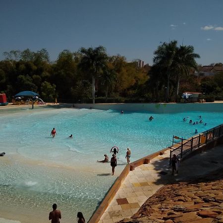Piazza Com Acesso Ao Clube Diroma Aparthotel Caldas Novas Exteriör bild