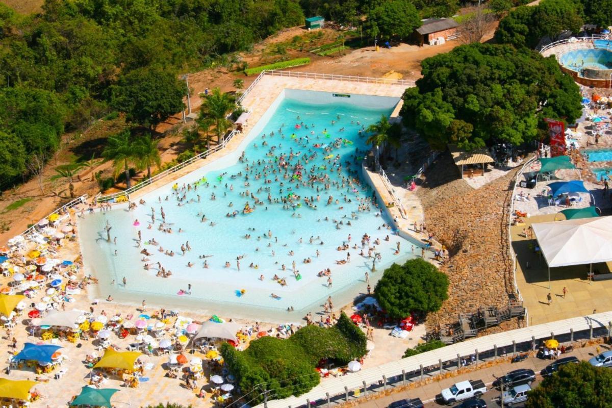 Piazza Com Acesso Ao Clube Diroma Aparthotel Caldas Novas Exteriör bild