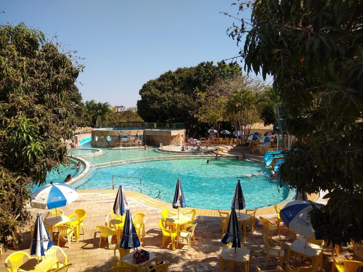 Piazza Com Acesso Ao Clube Diroma Aparthotel Caldas Novas Exteriör bild