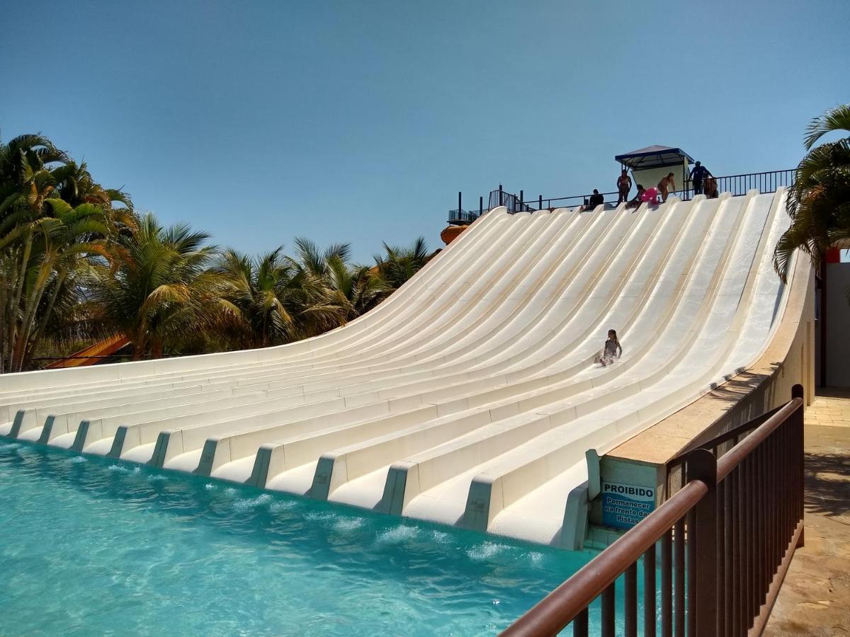 Piazza Com Acesso Ao Clube Diroma Aparthotel Caldas Novas Exteriör bild
