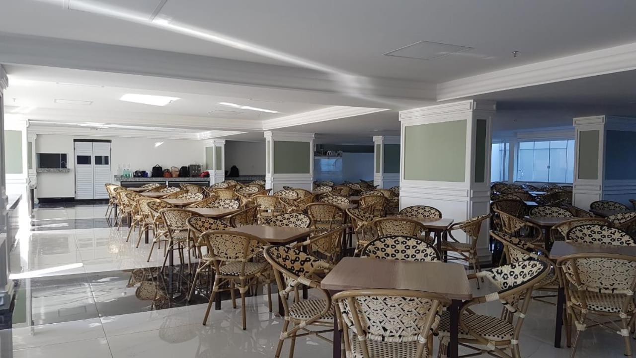 Piazza Com Acesso Ao Clube Diroma Aparthotel Caldas Novas Exteriör bild